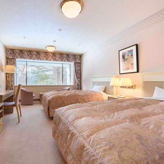 裏磐梯レイクリゾート　本館　五色の森（旧：裏磐梯猫魔ホテル）