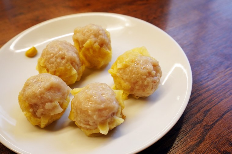 一芳亭の名物「シュウマイ」