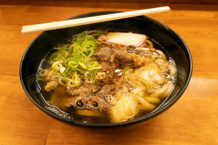 あぶらやの「肉かすうどん」