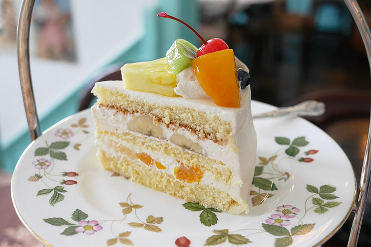 大阪 カフェ 北浜レトロ　ミックスジュースのショートケーキ