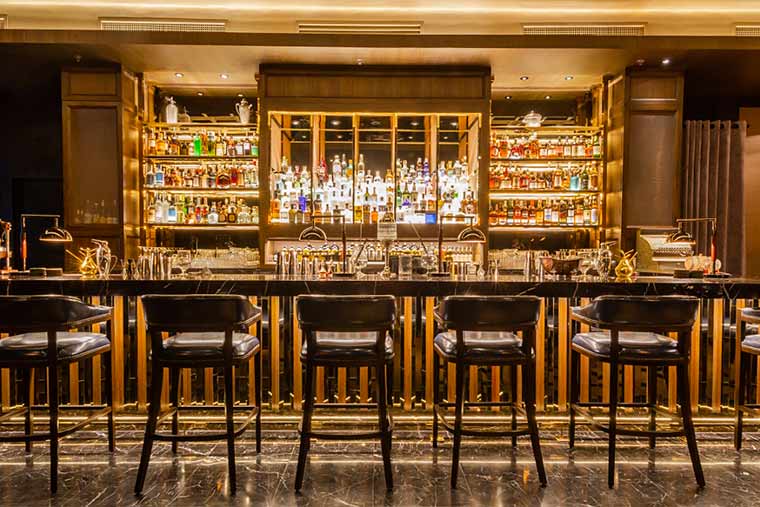 バックルームバー