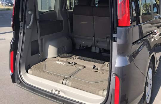 ワゴンのトランク