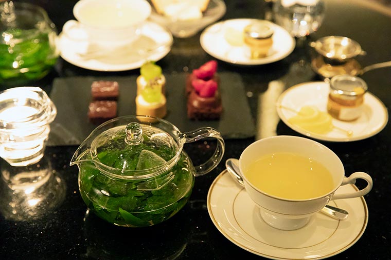 ザ・リッツ・カールトン東京  ハーブティー＆スイーツ