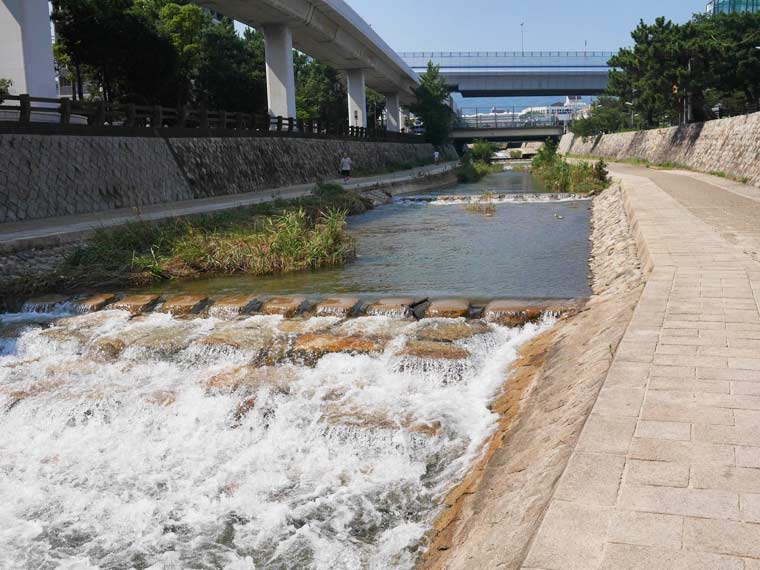 灘五郷の中心を流れる住吉川