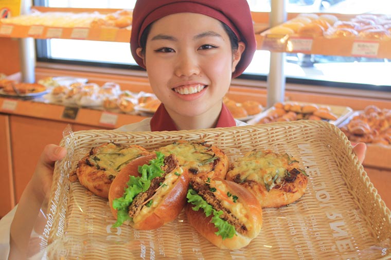 穴子ピザと穴子サンド