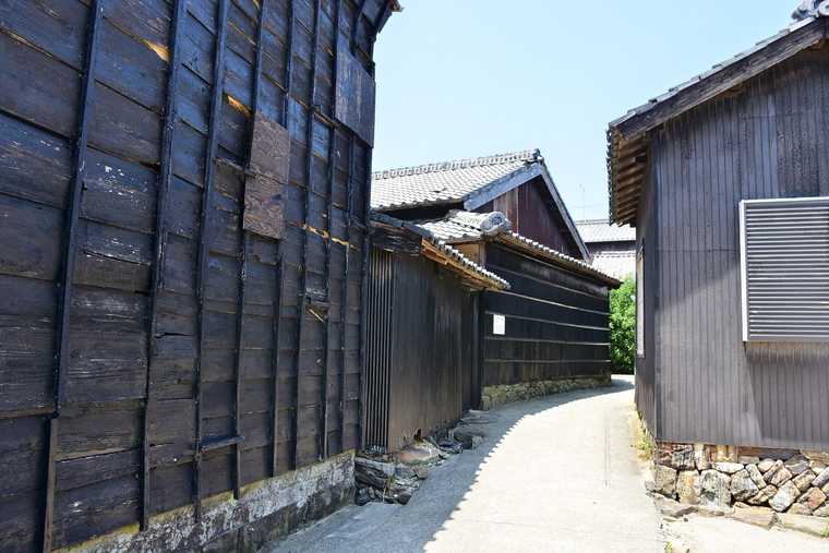 佐久島の黒壁集落
