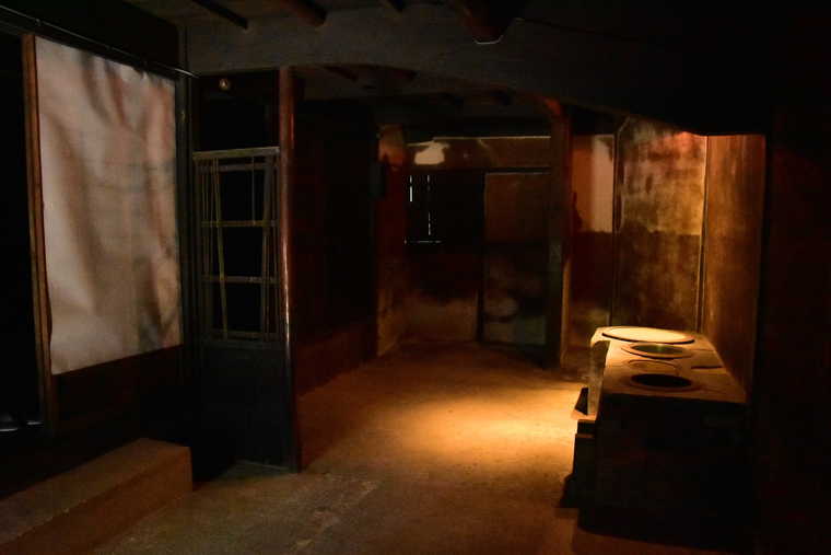 佐久島「大葉邸」