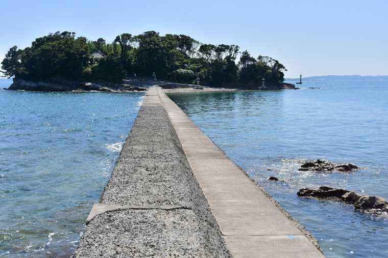 佐久島から歩いて渡れる筒島