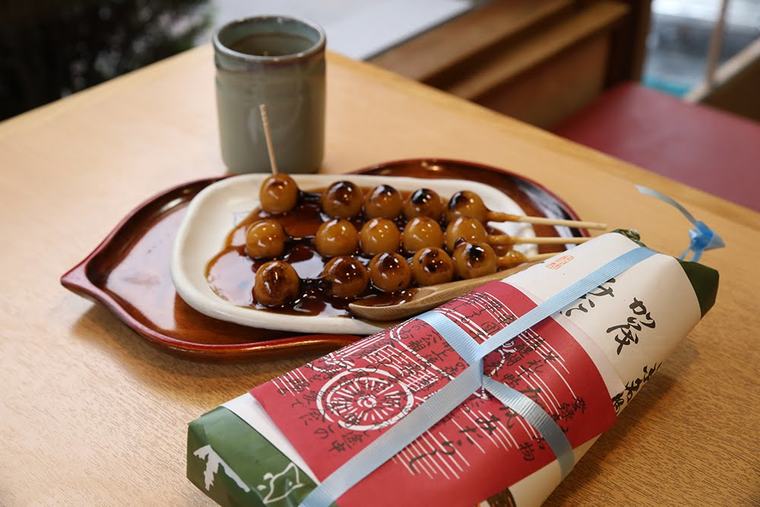 加茂みたらし茶屋のみたらし団子