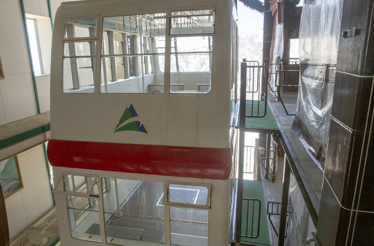 日本で唯一の2階建てのロープウェイ