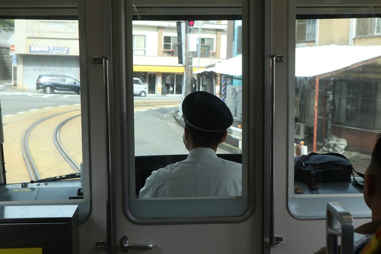 江ノ電に乗って腰越駅へ