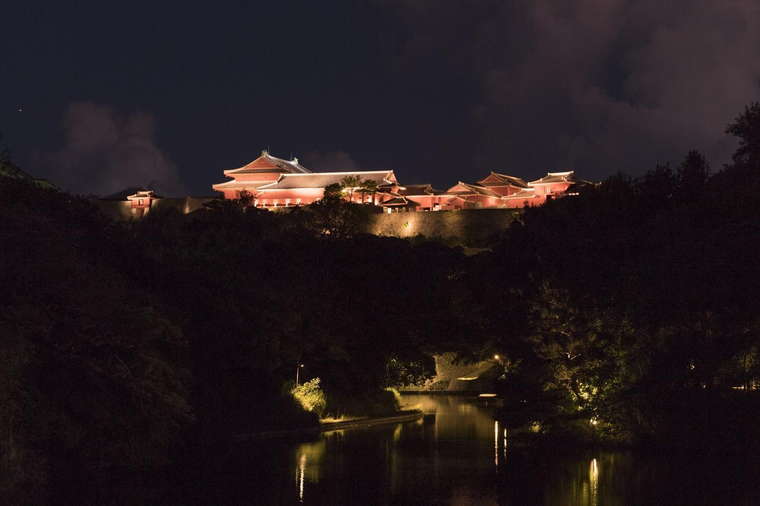 首里城公園　龍潭　夜景