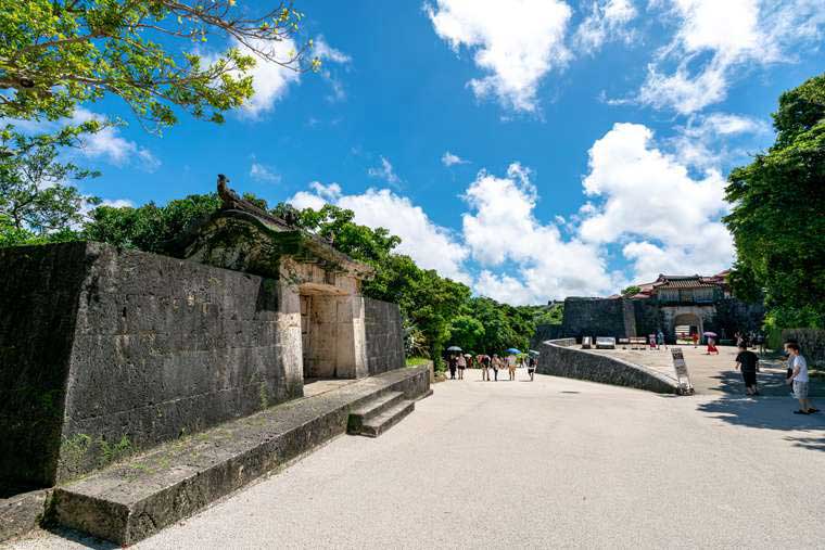 首里城　園比屋武御嶽石門