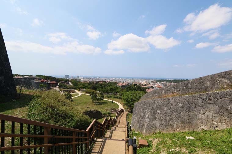 東のアザナ外周からの景色