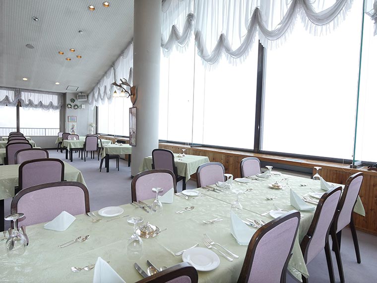 星空観測を楽しむ温泉旅 高峰高原ホテル レストラン