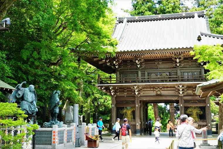 高尾山薬王院　天狗像