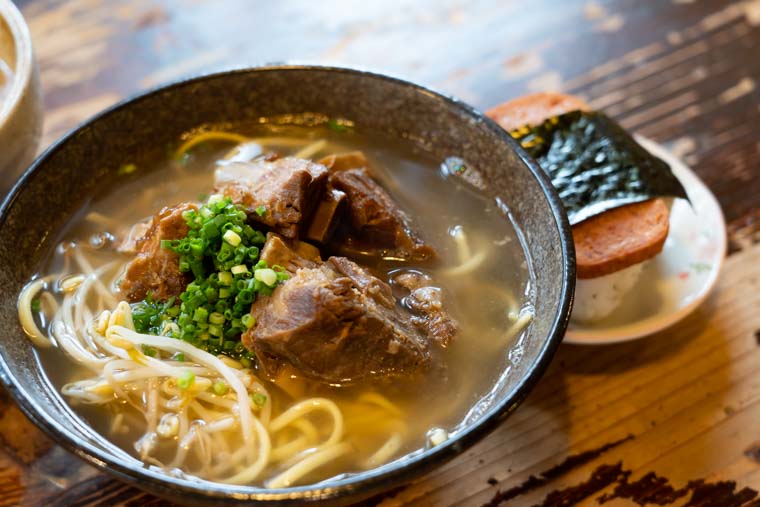 そば処 竹乃子のソーキそばとおっぽー