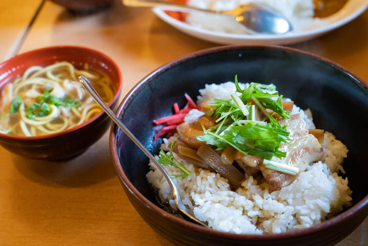 ガーデンあさひのラフテー丼セット