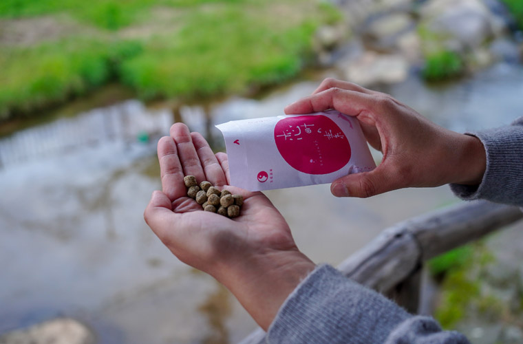 湯閼伽の井戸（恋恋井戸）の「恋叶いの素」