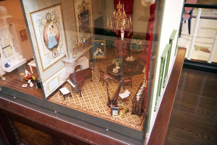 東京ディズニーランドホテル　隠れキャラクター　ドールハウス