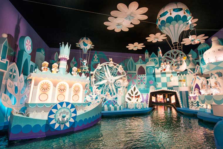 イッツ・ア・スモールワールド