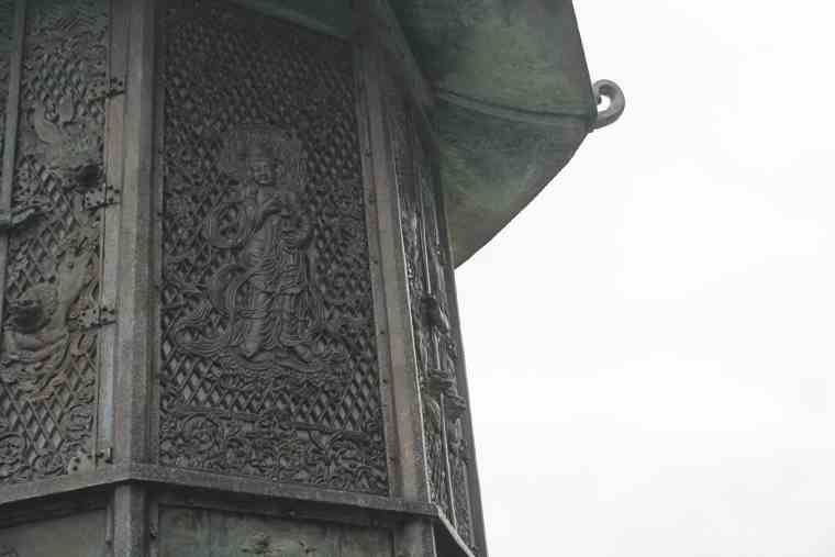 東大寺　八角燈籠