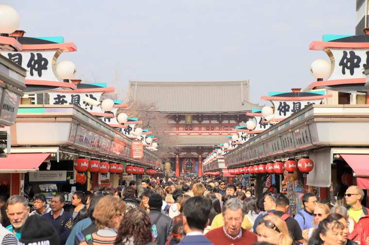 浅草　仲見世通り