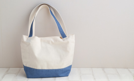 折りたためるサブバッグ