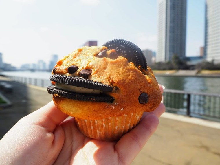 清澄通り沿い 『デイリーズ・マフィン月島店』