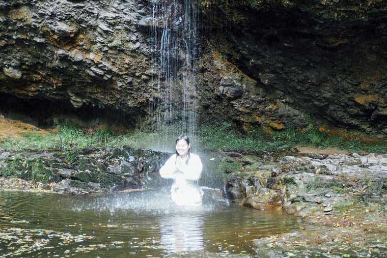月待の滝 滝壺 滝行
