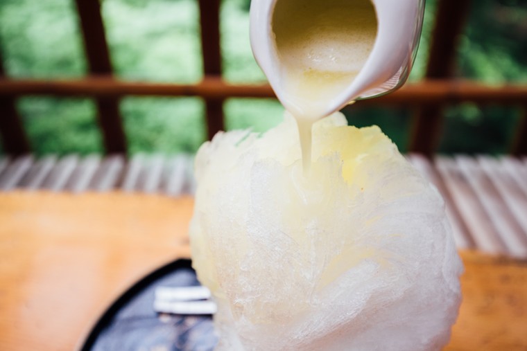 「月待の滝もみじ苑」天然かき氷