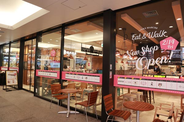 「UMEDA LINKS」内の「リンクスマルシェEat＆Walk」