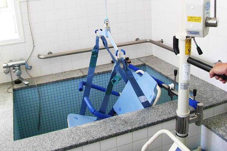 シーボルトの湯の入浴介助リフト