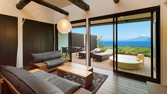 世界遺産　富士山を望む宿　富岳群青