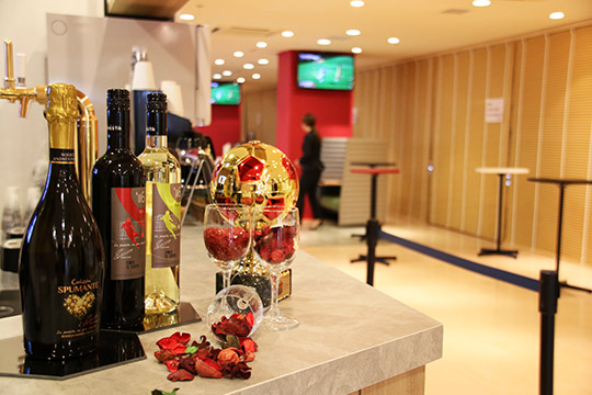 無料で軽食やドリンクを楽しめる