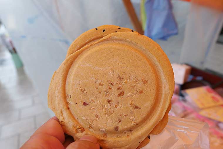 輪島朝市　栄煎堂　いしる煎餅