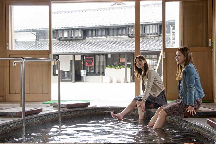 輪島朝市　足湯湯楽里