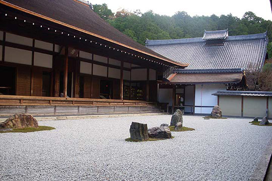 多くの謎が残されている龍安寺の石庭