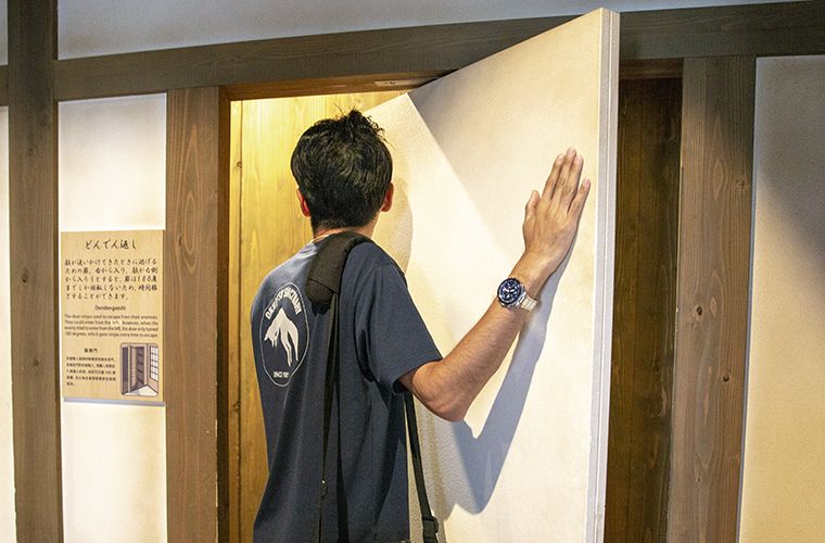 忍野しのびの里　からくり屋敷