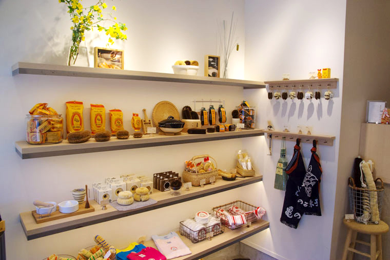 亀の子束子 谷中店