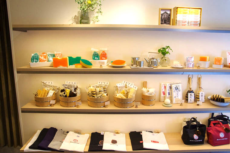 亀の子束子 谷中店