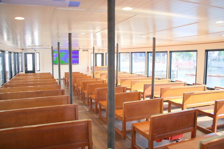 クルーズ船船内