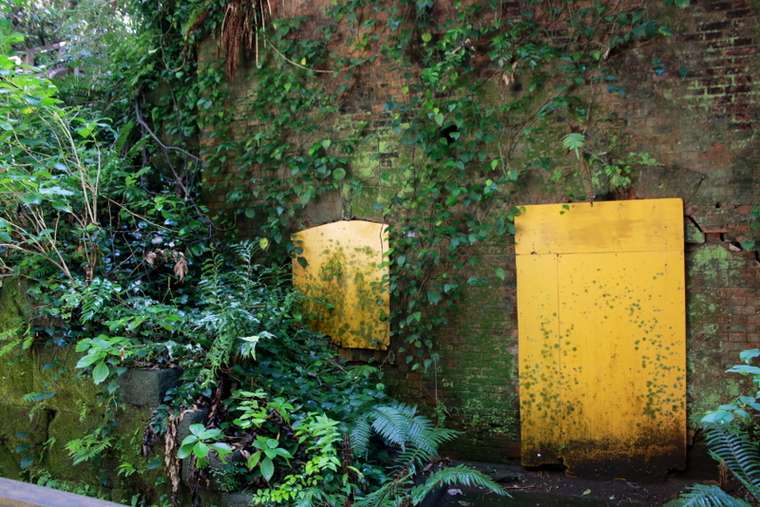 別名が“史跡の島”の猿島