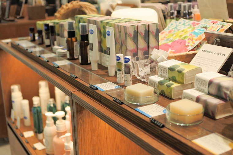 樂園百貨店　オリジナルコスメ