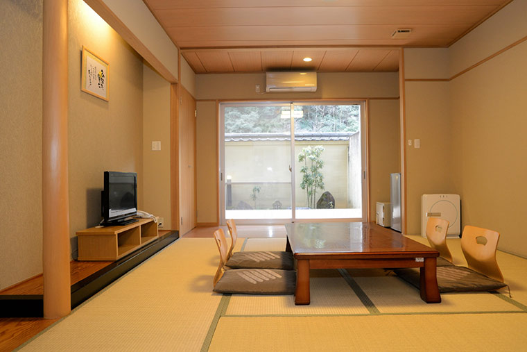 湯来ロッジの和室