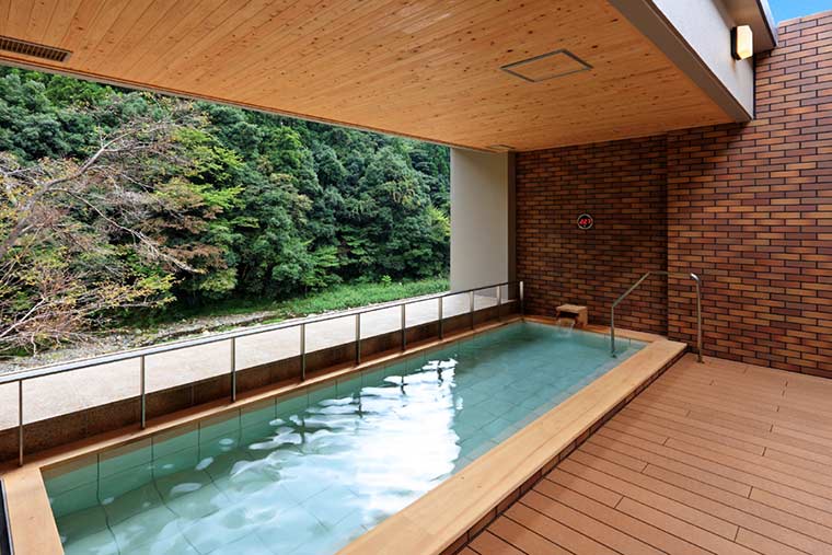 湯来ロッジの露天風呂