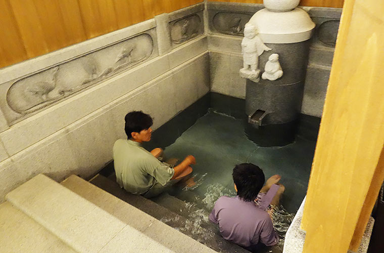 古代の貴人になったつもりで入浴が楽しめる