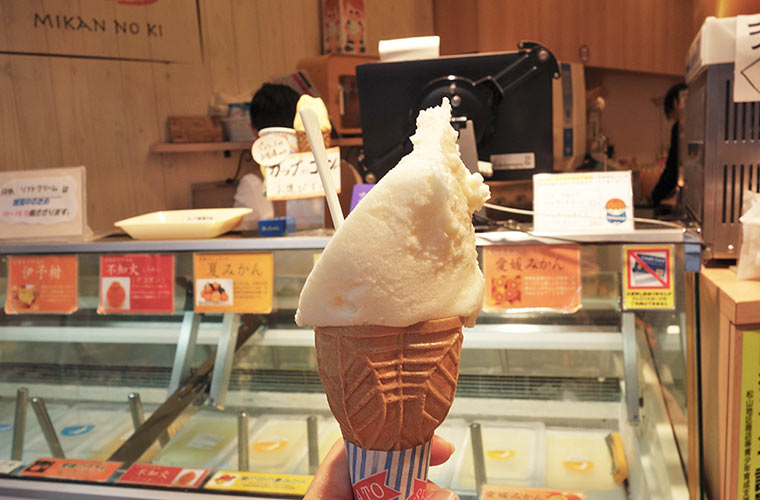 愛媛の特産柑橘「愛南ゴールド」のジェラート