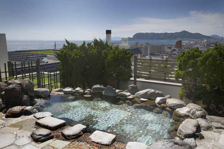 湯の川温泉　湯元啄木亭「空中露天風呂 いさりび」