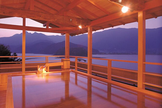 富士河口湖温泉　若草の宿　丸栄